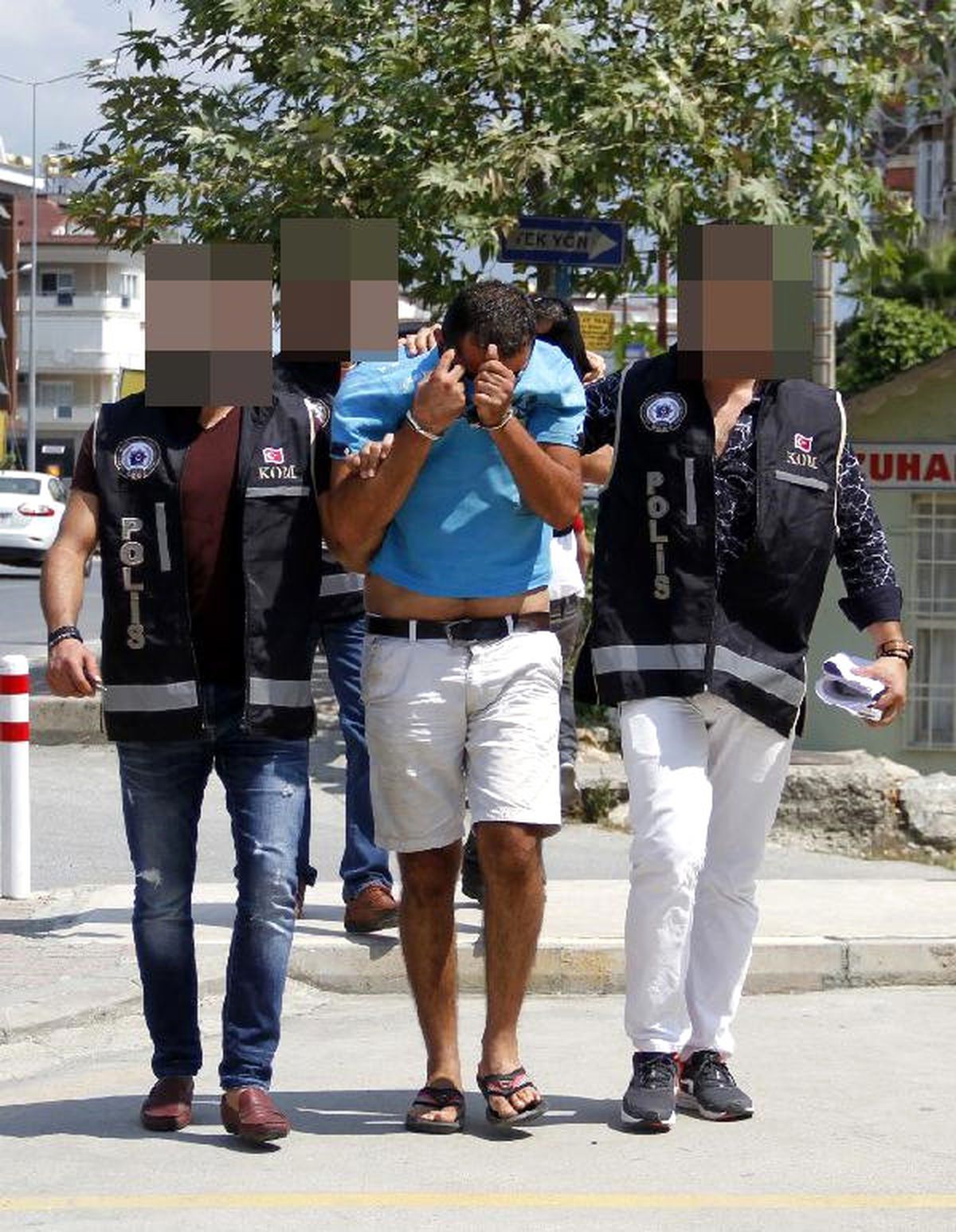 Alanya\'da Uyuşturucu Operasyonunda 5 Tutuklama