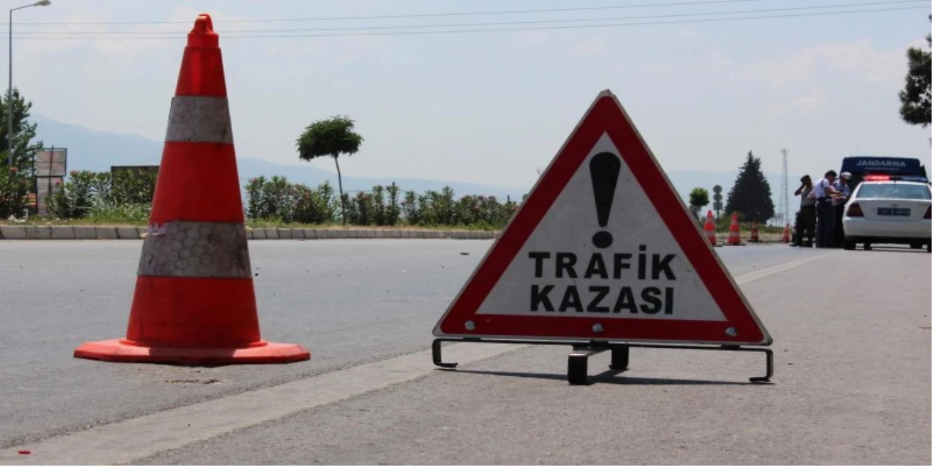 Antalya\'da Trafik Kazası: 10 Yaralı