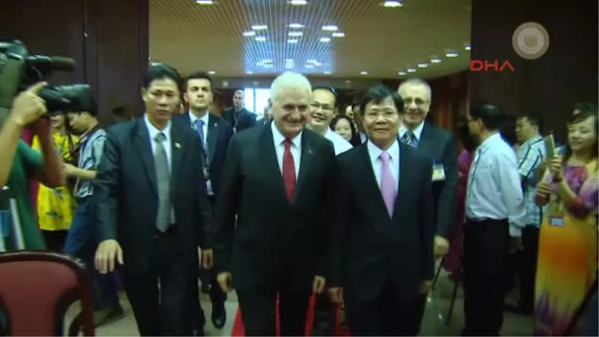 Başbakan Yıldırım\'a Vietnam\'da Üstün Şeref Madalyası Tevdi Edildi -1