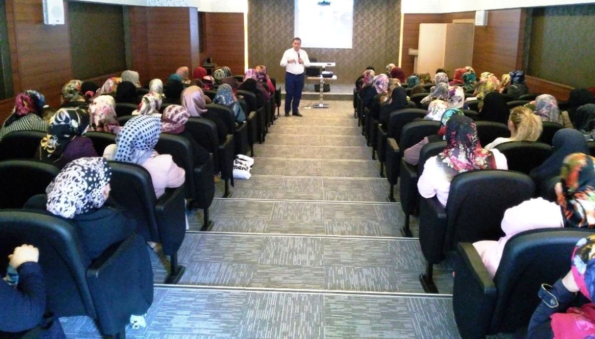 Bayburt Belediyesi\'nden İş ve Meslek Danışmanlığı Semineri