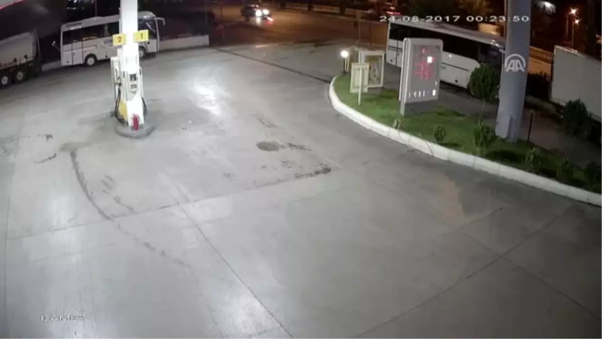 Denizli\'de Motosiklet ile Otomobil Çarpıştı: 1 Ölü, 1 Yaralı