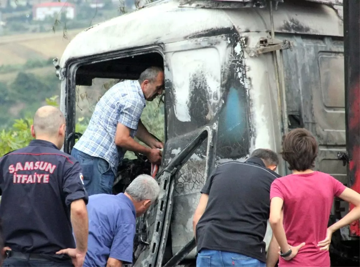 Ekmek Teknesi Gözlerinin Önünde Küle Döndü