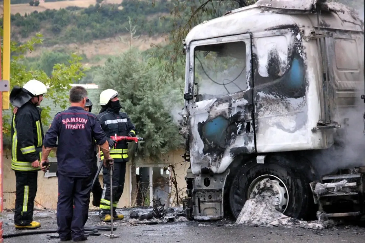 Ekmek Teknesi Gözlerinin Önünde Küle Döndü