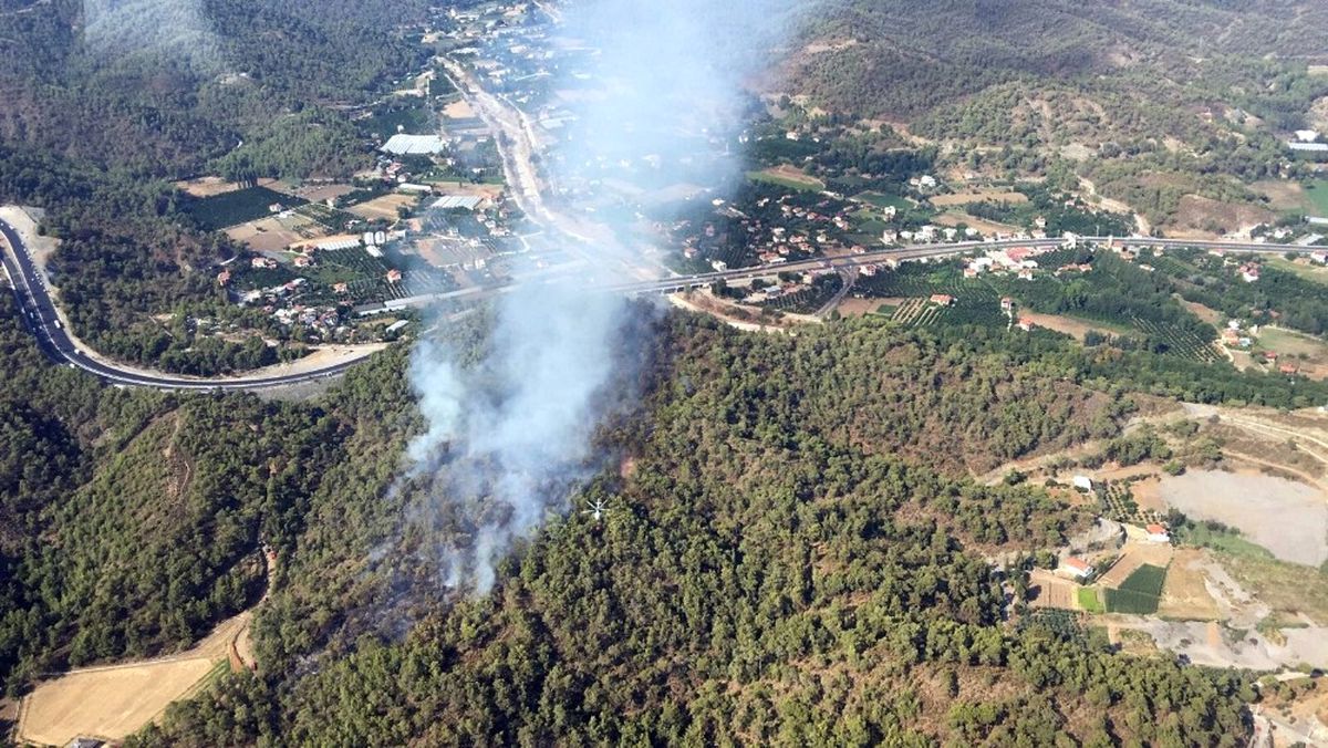 Fethiye\'deki Orman Yangınına Müdahale Sürüyor