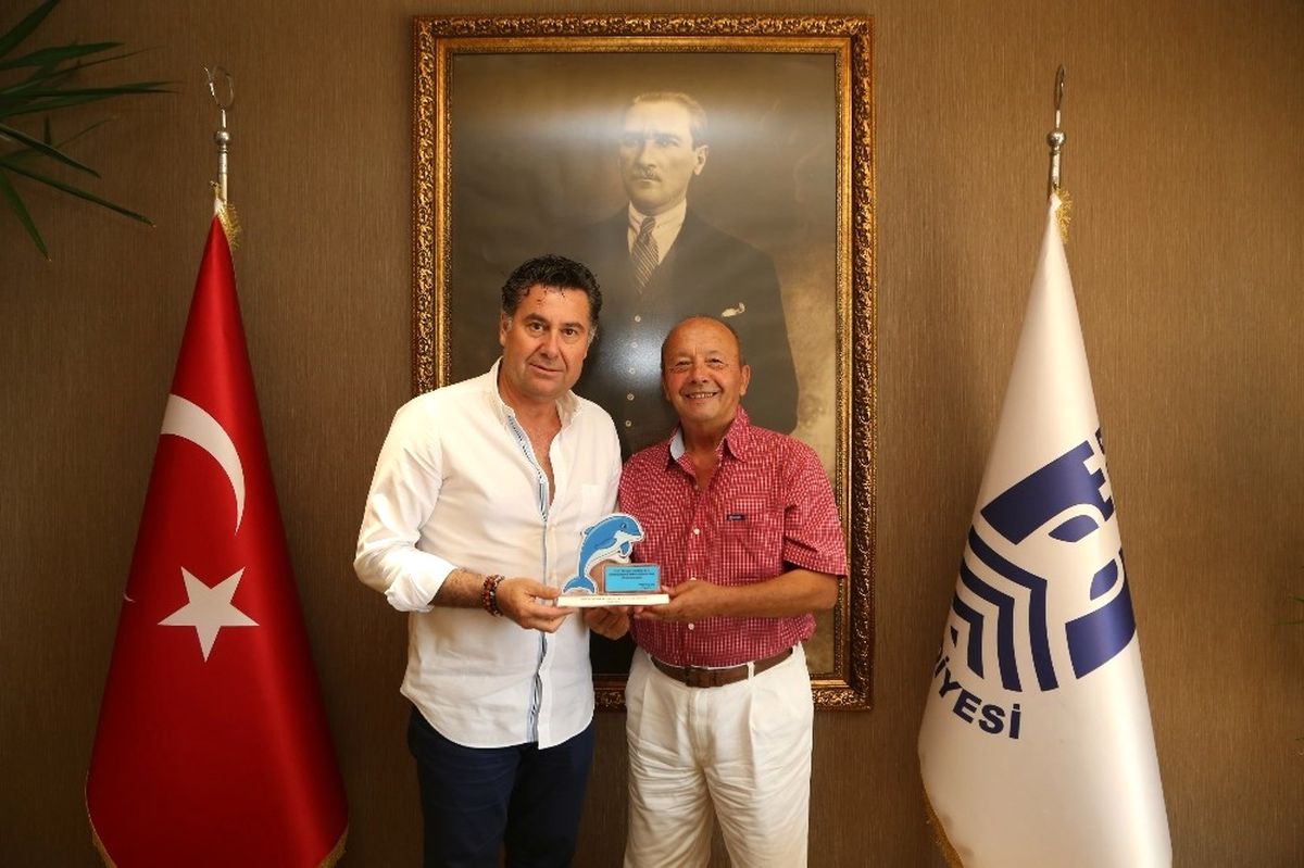 Gündoğan Saçev\'den Kocadon\'a Teşekkür Plaketi