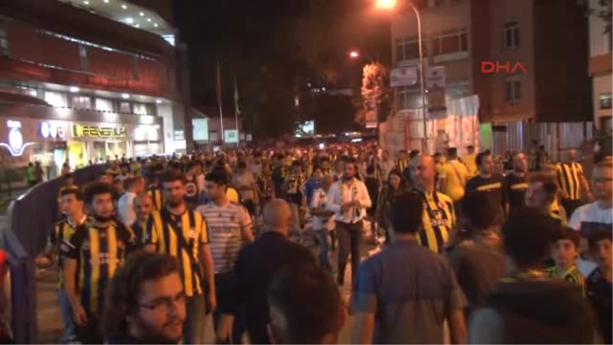 Fenerbahçeliler "Yönetim İstifa" Diye Bağırdı