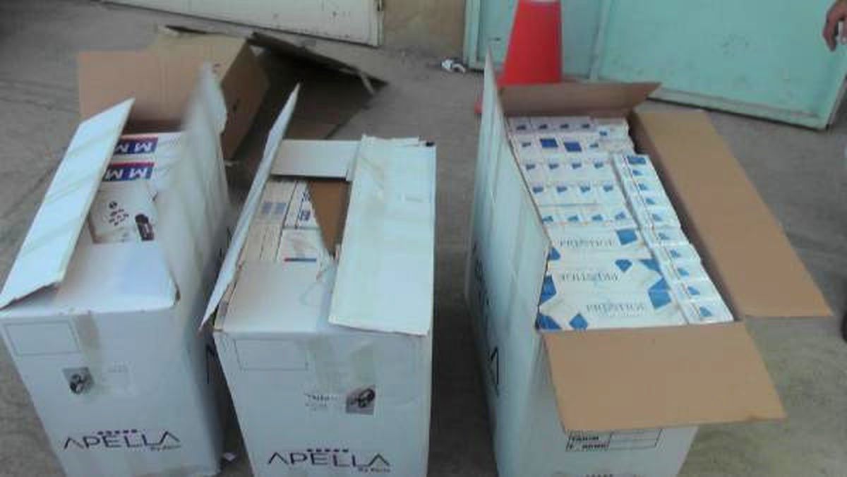 Minibüsten 4 Bin Paket Kaçak Sigara Çıktı