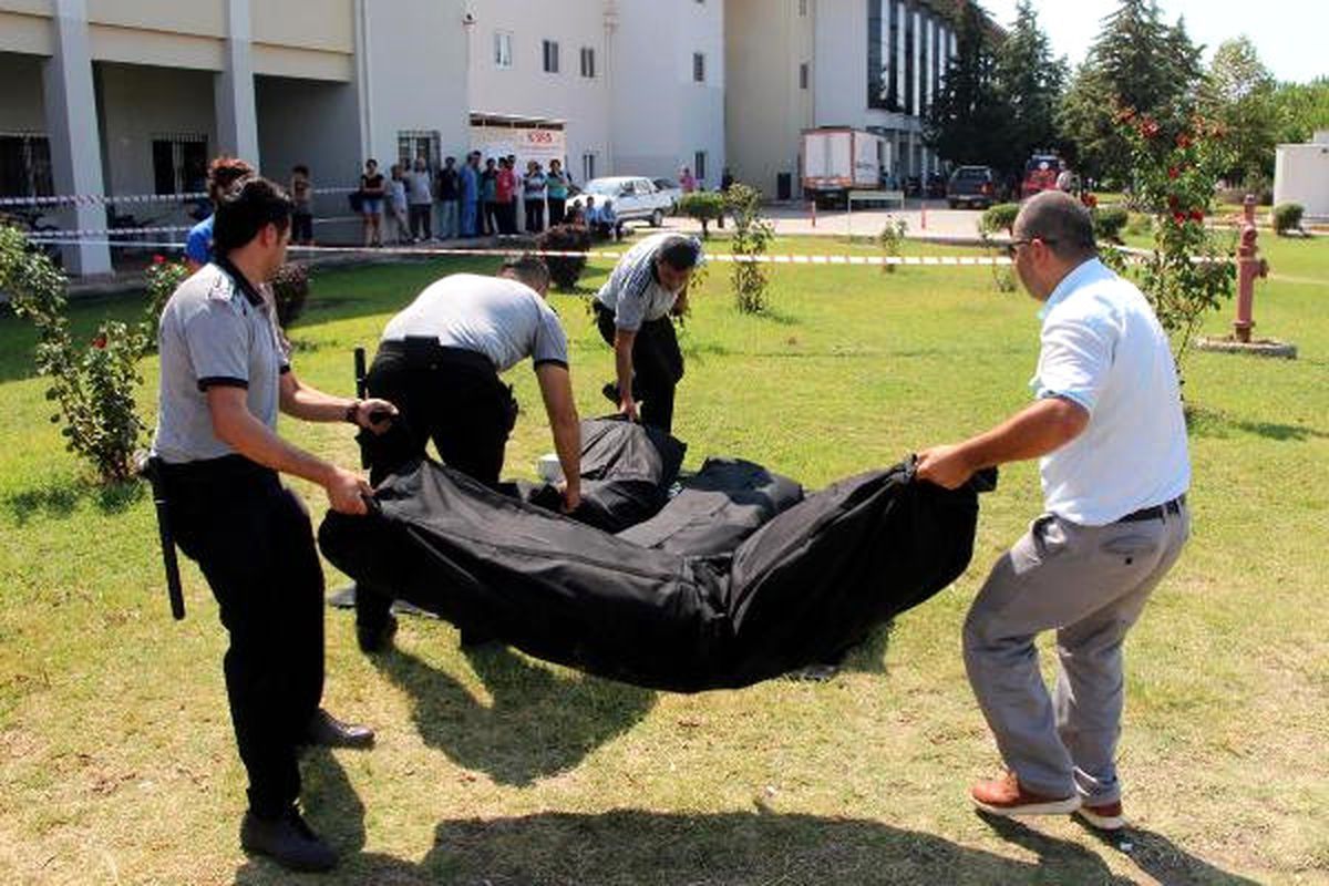 Patlama Tatbikatında Kendini Role Kaptıran Yaralılar, Vatandaşları Şaşırttı