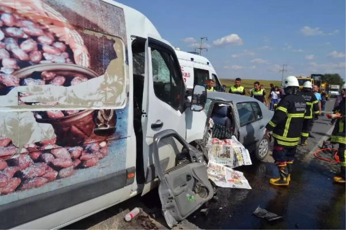 Tekirdağ Hayrabolu\'da 3 Kişinin Öldüğü Kaza Güvenlik Kamerasında