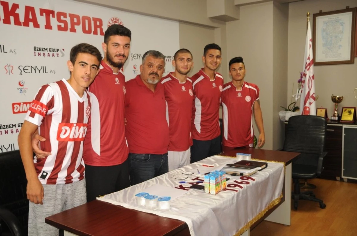Tokatspor 14 Futbolcu ile Sözleşme İmzaladı