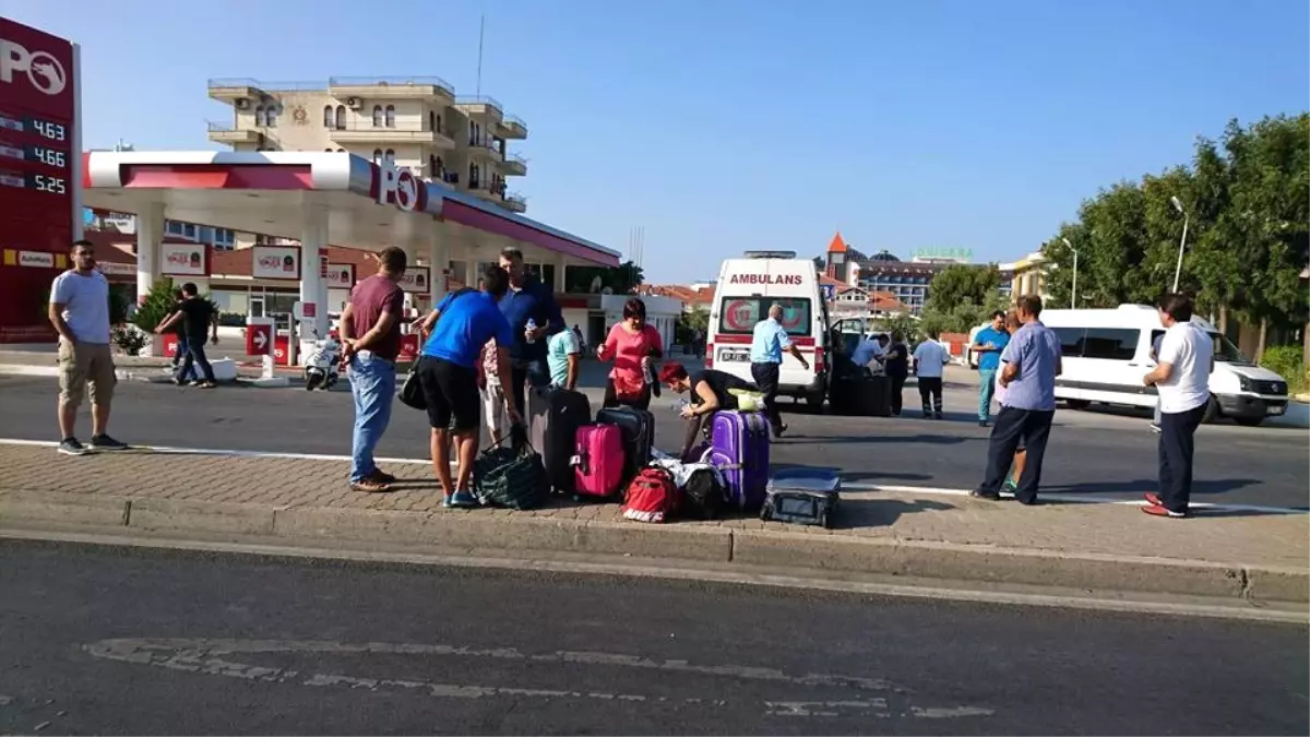 Turist Kafilesi Kazayı Ucuz Atlattı