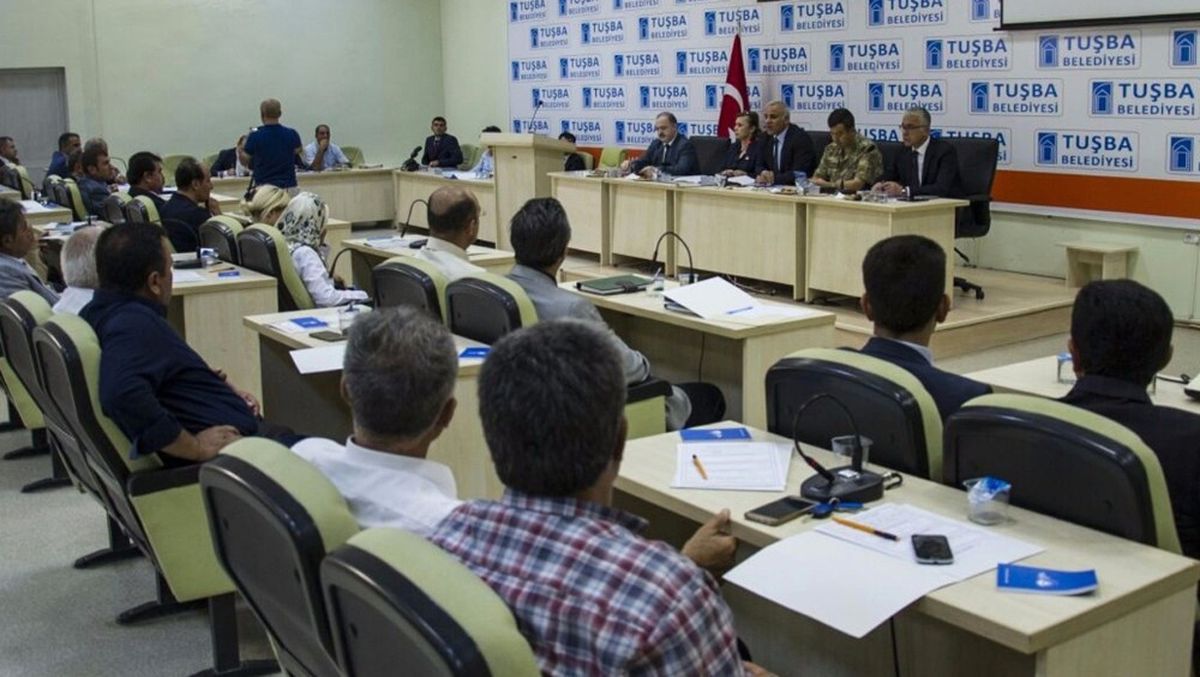 Vali Zorluoğlu\'nun İlk Muhtarlar Toplantısı