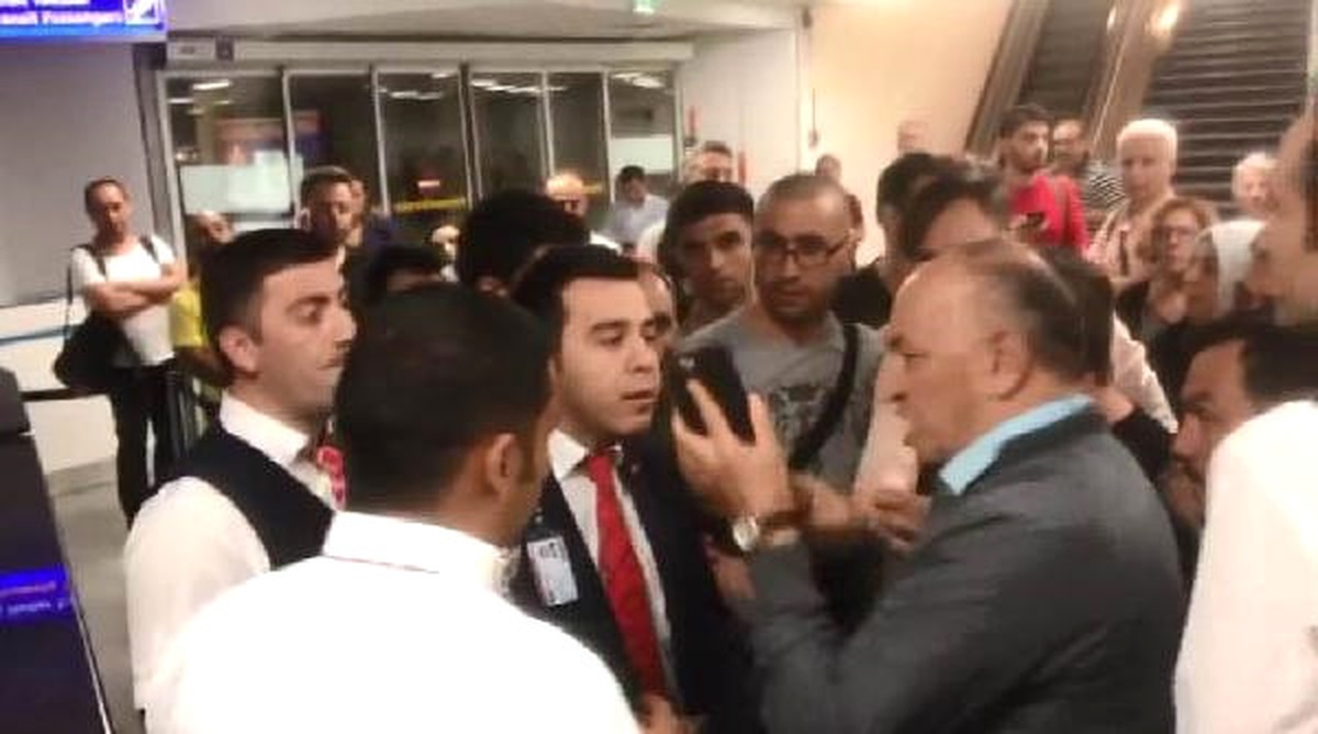 Yeniden) - Sabiha Gökçen Havalimanı\'na İnecek Uçağın Atatürk Havalimanı\'na Divert Etmesine...