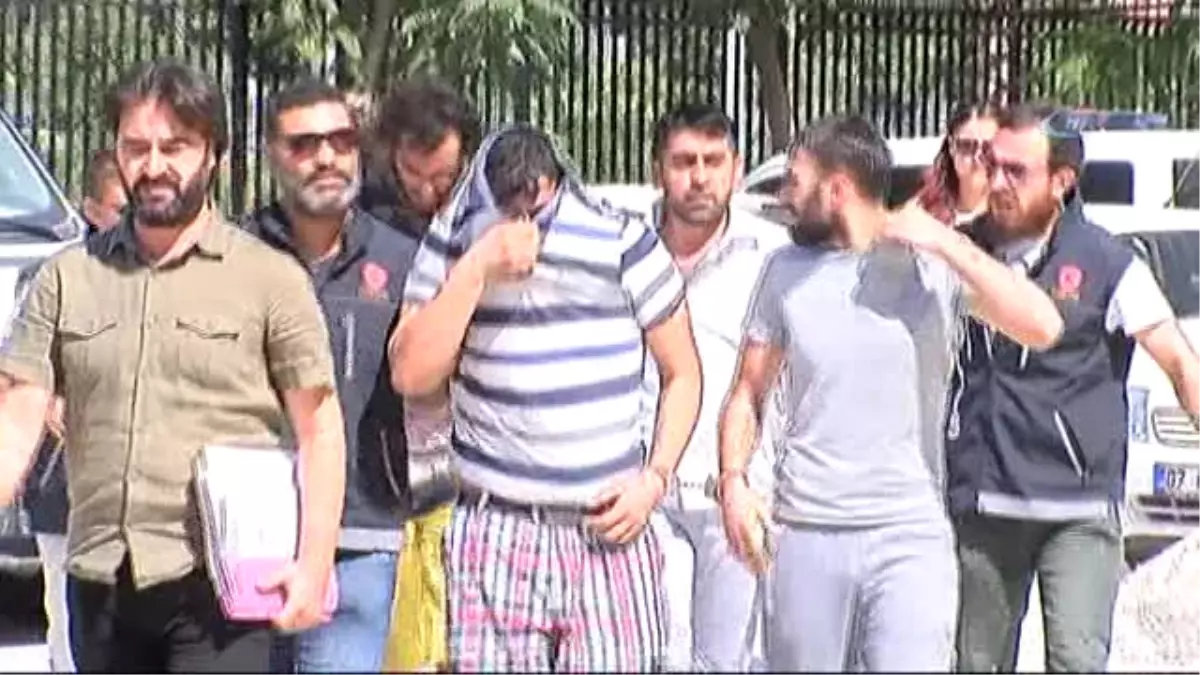 Antalya\'da Uyuşturucu Operasyonu: 4 Gözaltı