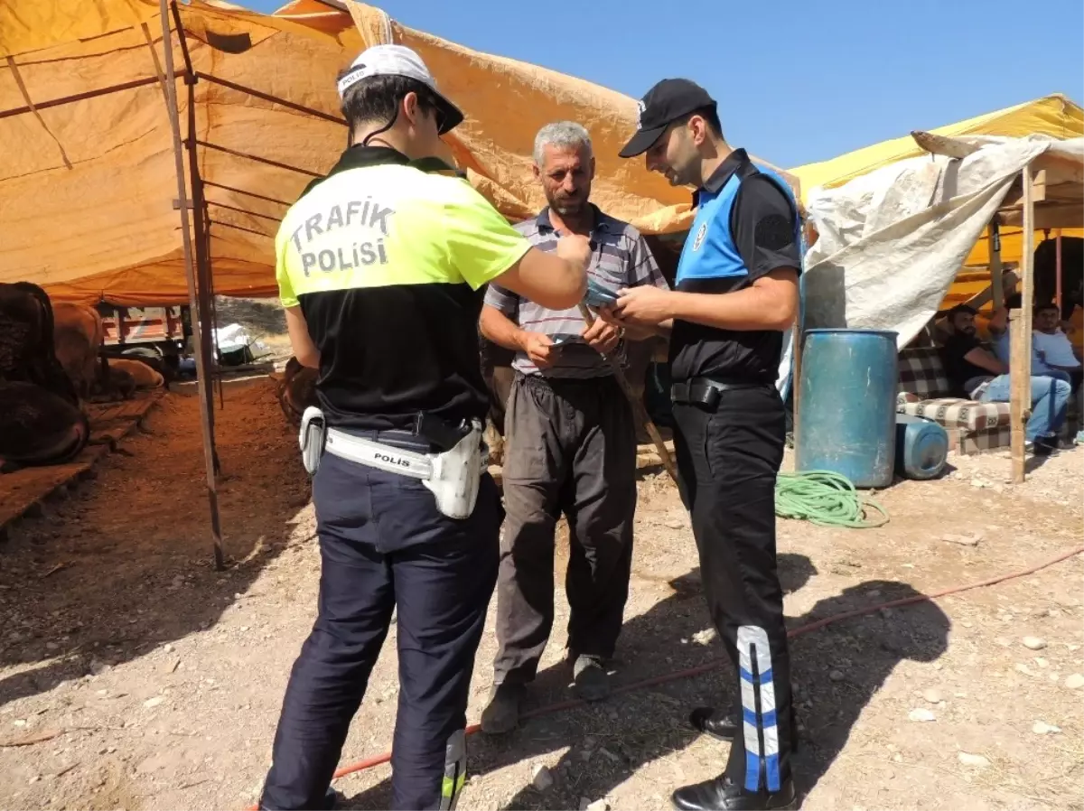 Bayramda Çocuklar Tanımadıklara Evlere Şeker Toplamaya Gitmesin