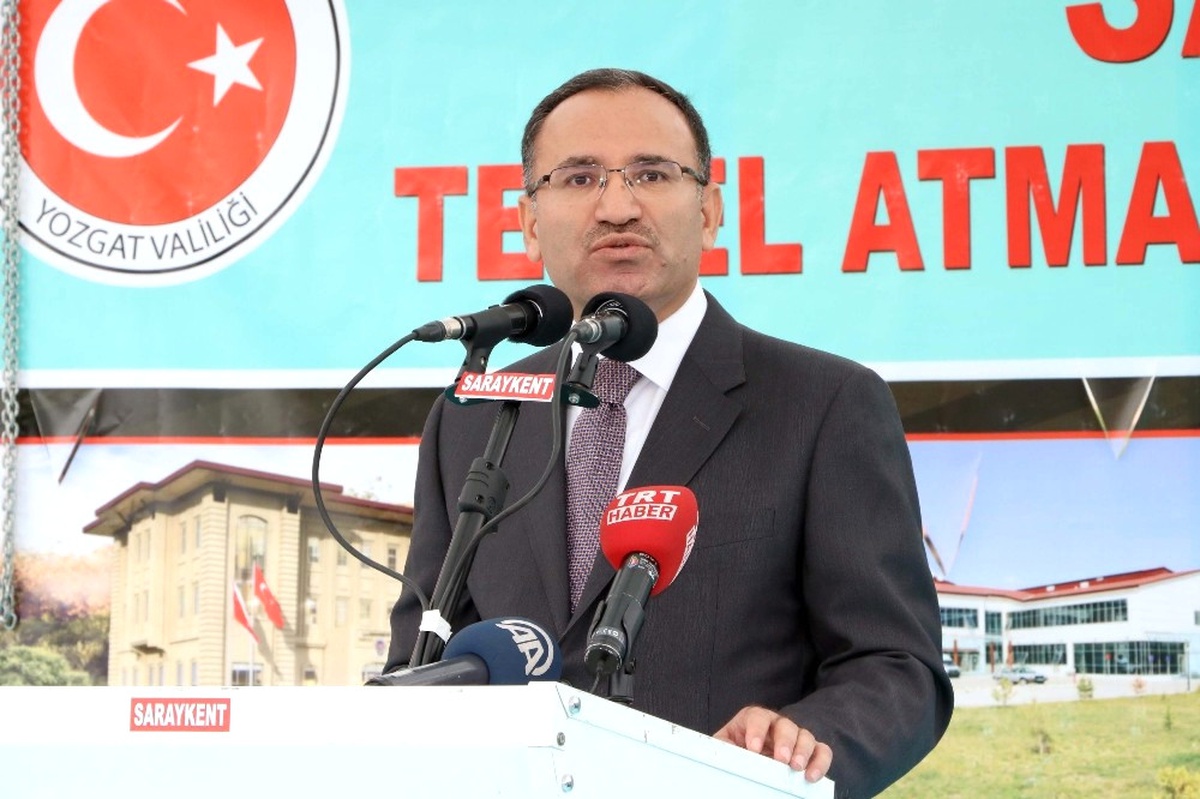 Bozdağ: "Cumhurbaşkanını İndirmek İstiyorlar"