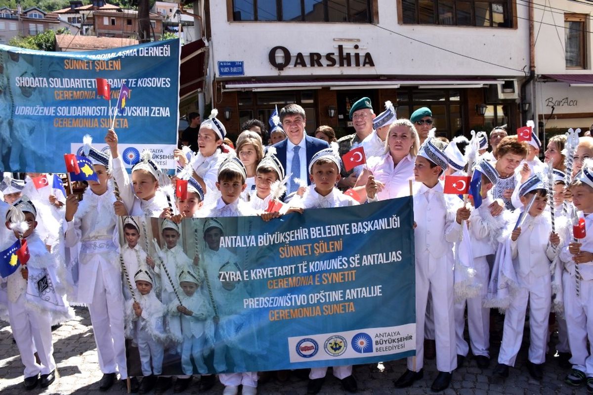 Büyükşehir Belediyesi Kosova\'da 100 Yetim Çocuğu Sünnet Ettirdi