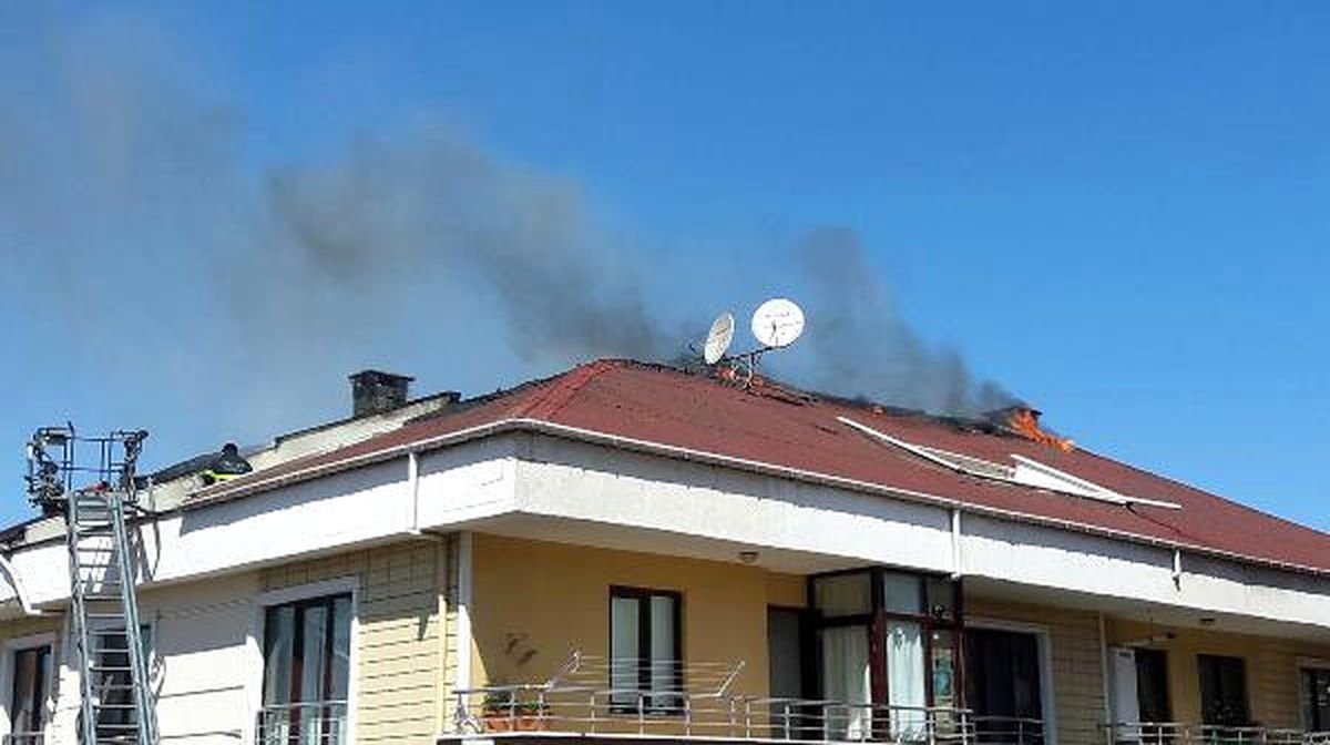 Çatı Yangını Korkuttu