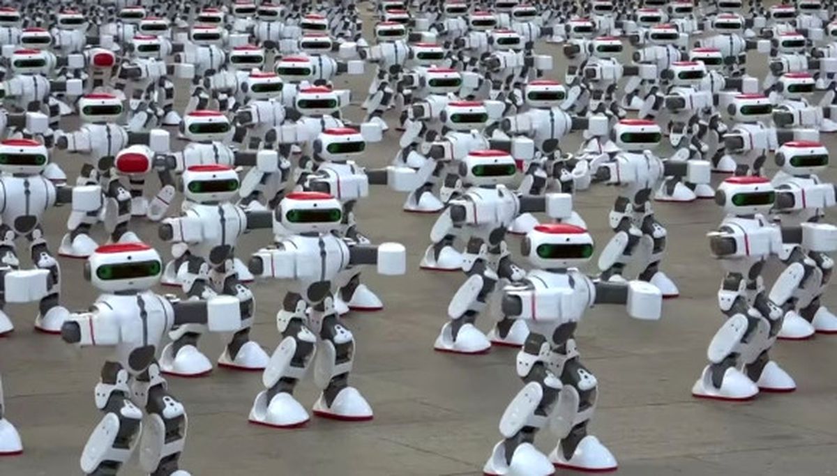 Dans Eden Bin Robot Rekor Kırdı!