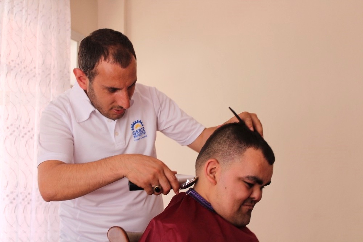 Gebze Belediyesi Evlere Berber Hizmeti Veriyor