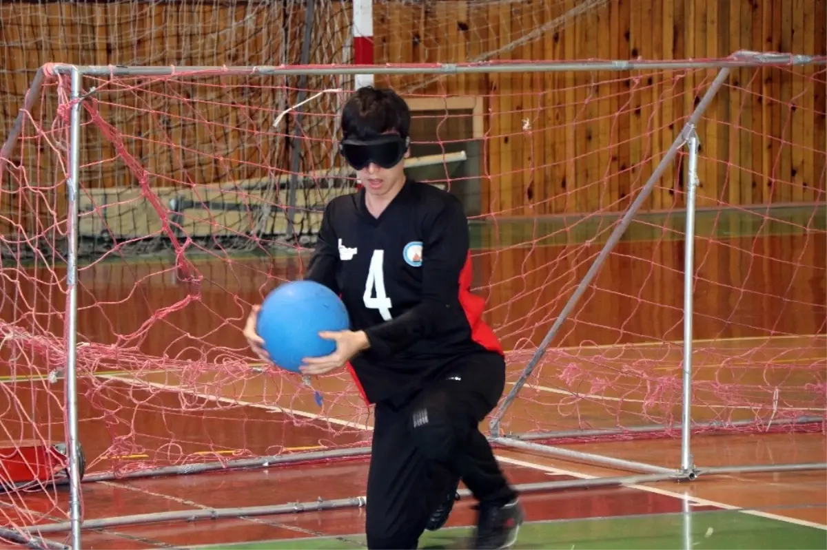 Görme Engelliler Goalball ile Hayata Tutunuyor