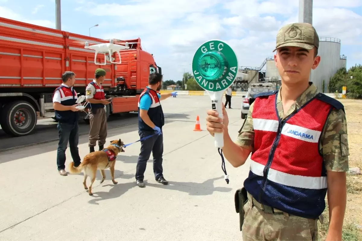 Jandarmadan \'Drone\' Destekli Bayram Trafiği Denetimi