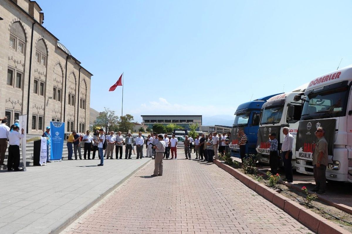 Kayseri\'den Halep\'e Toplam 244 Tır Yardım Malzemesi Gönderildi