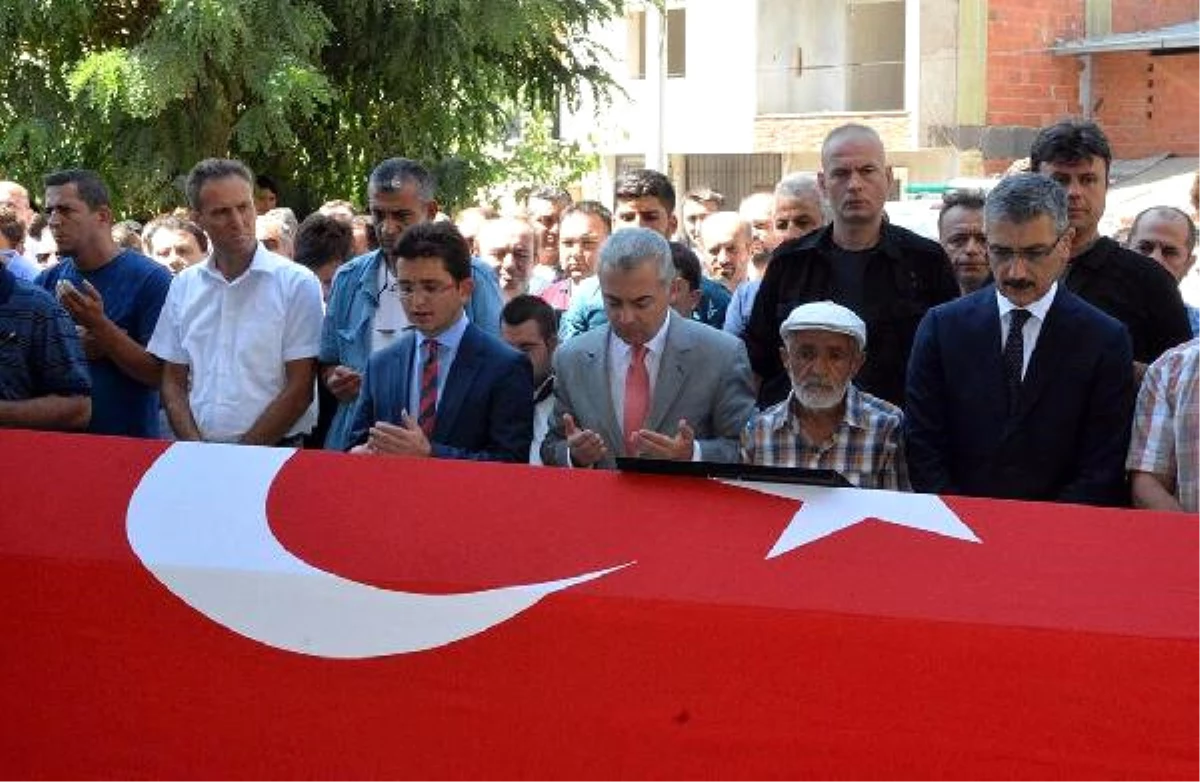 Kendi Tabancasının Ateş Almasıyla Ölen Polise Son Görev