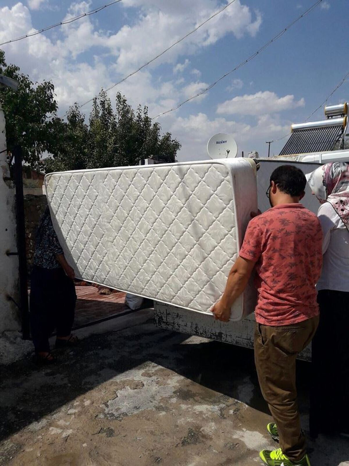 Niğde Belediyesi Bayramlık Giysi Dağıtımı Yaptı