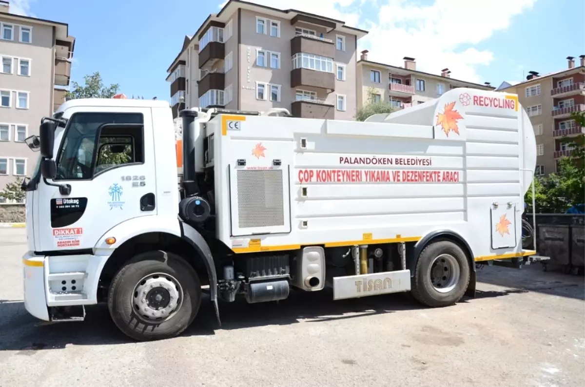 Palandöken Belediyesi, Çöp Konteyneri Yıkama ve Dezenfekte Aracını Hizmete Soktu