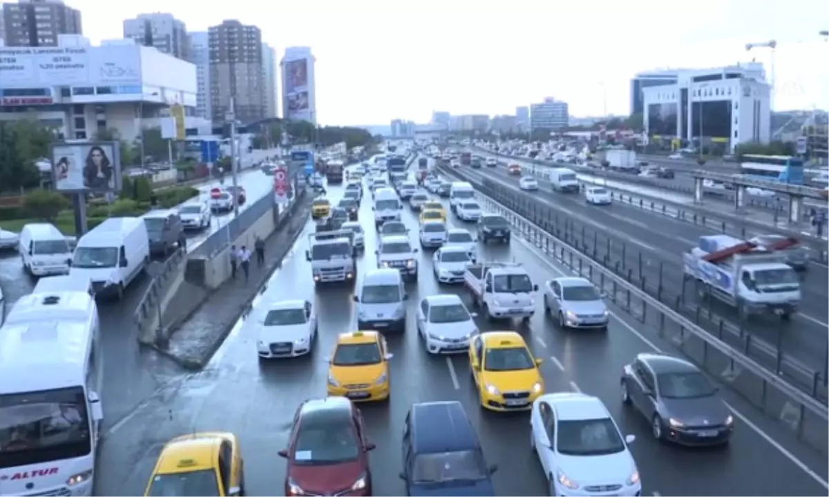 Uzmanından Sürücülere Bayram Trafiği Uyarıları