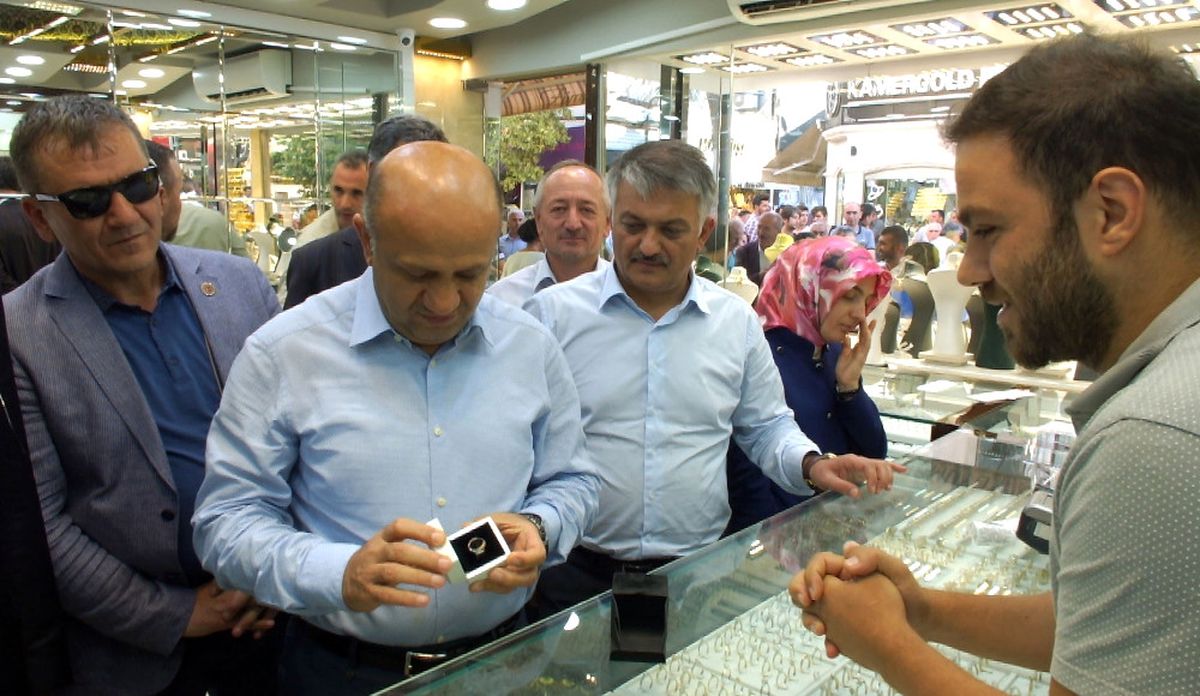Başbakan Yardımcısı Işık\'tan Sürpriz Esnaf Ziyareti