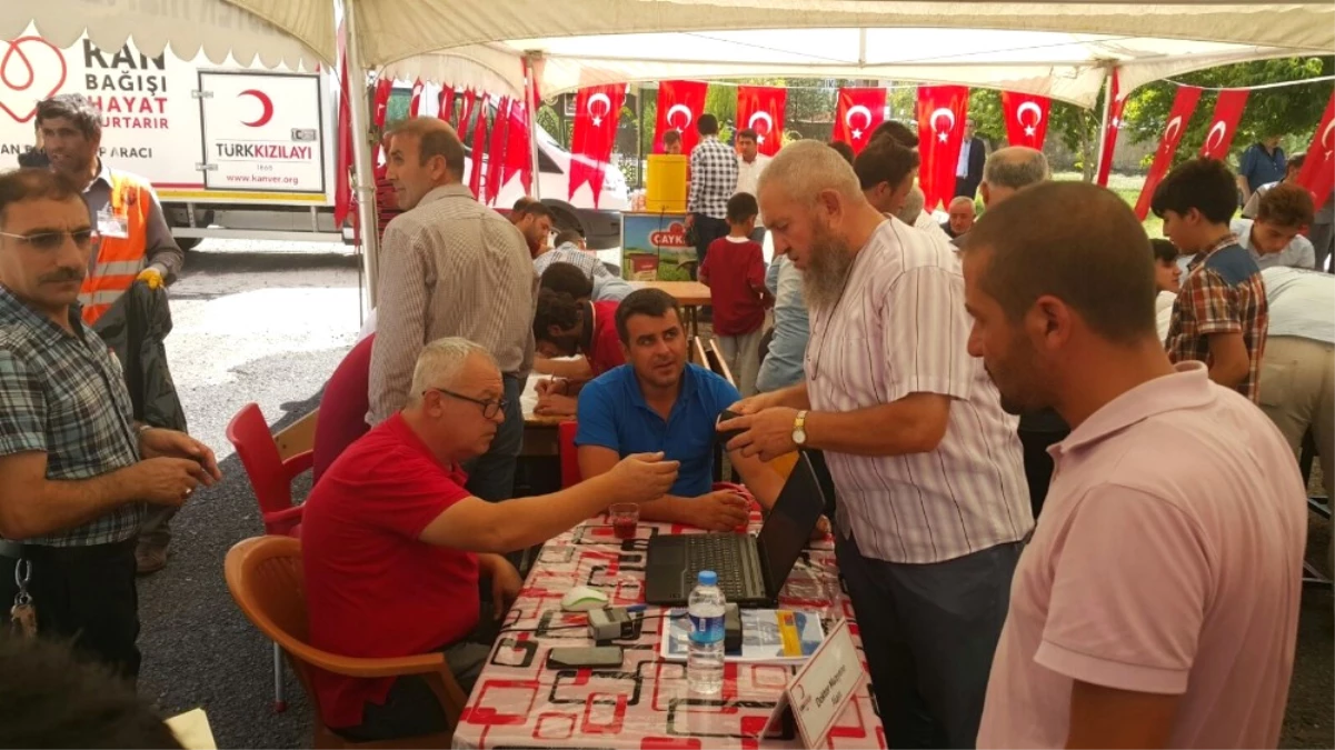 Cami İmamı Kan Bağışı Kampanyası Düzenledi Vatandaş Akın Etti