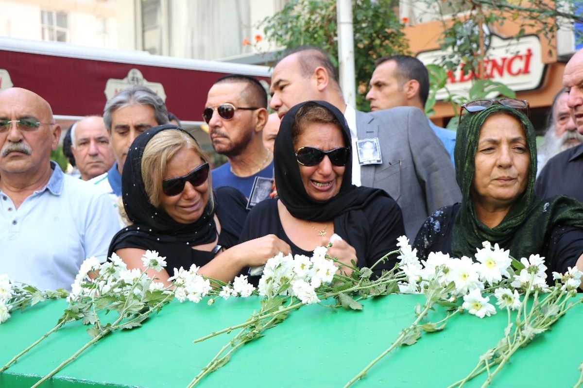 Efsana Spiker Meslektaşları Tarafından Son Yolculuğuna Uğurlandı