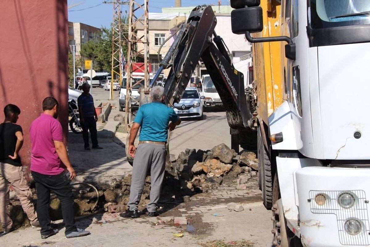 Hani\'de Elektrik Telleri Yer Altına Alınıyor