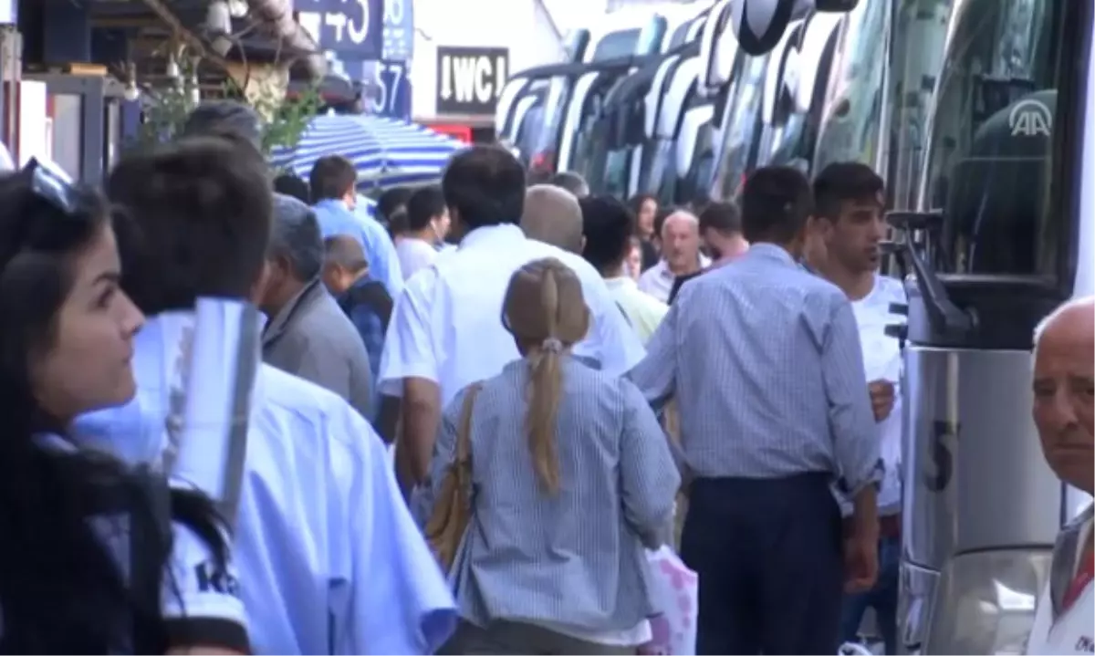 İstanbul Otogarında Bayram Yoğunluğu