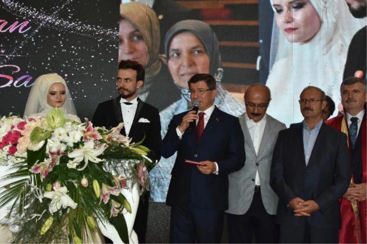Konya Büyükşehir Belediye Başkanı Akyürek\'in Mutlu Günü
