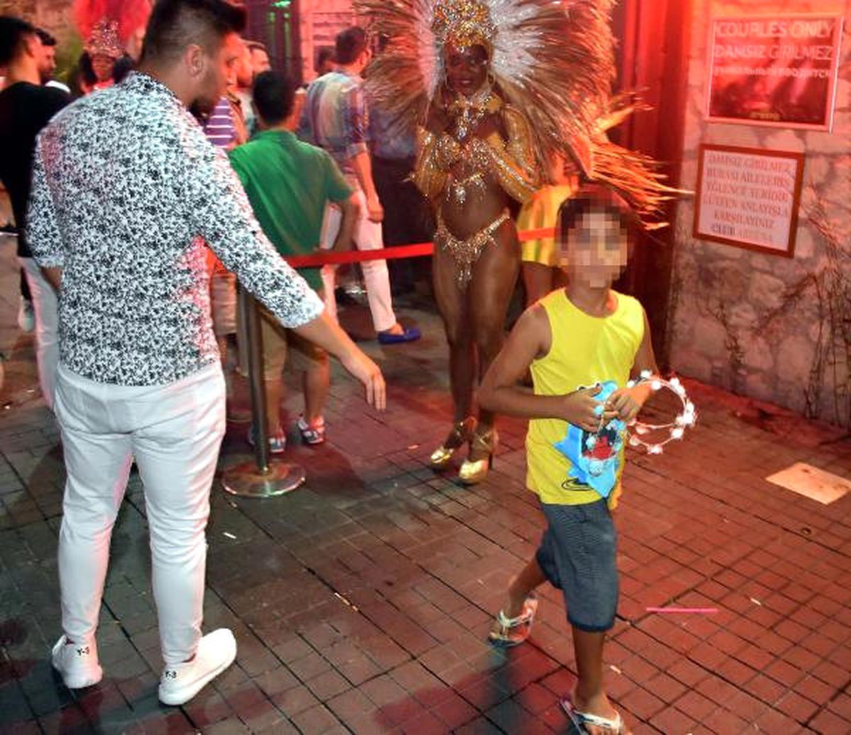 Marmaris Zabıtasından Gece Dilendirilen Çocuk Operasyonu