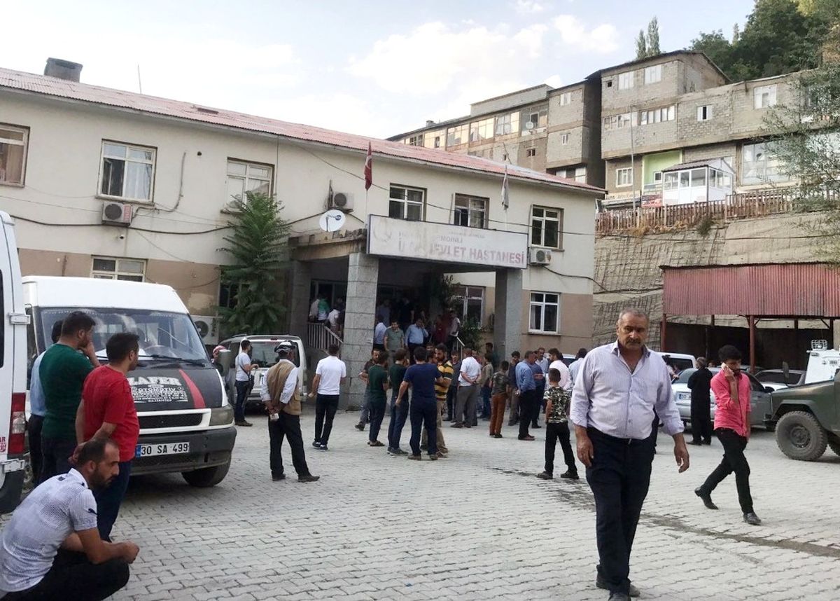 Şemdinli\'de Patlama: 4 Yaralı