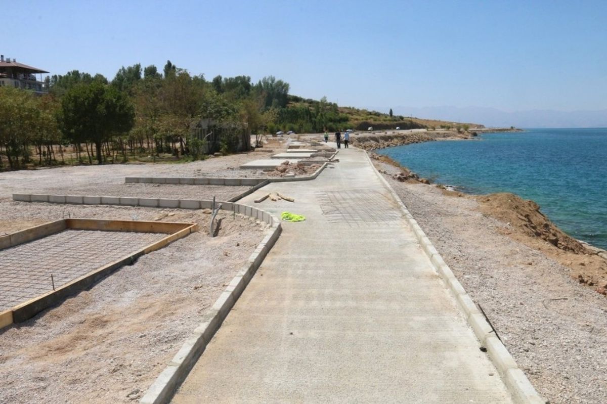 Van Gölü Sahillerine Barbekülü Mesire Alanı