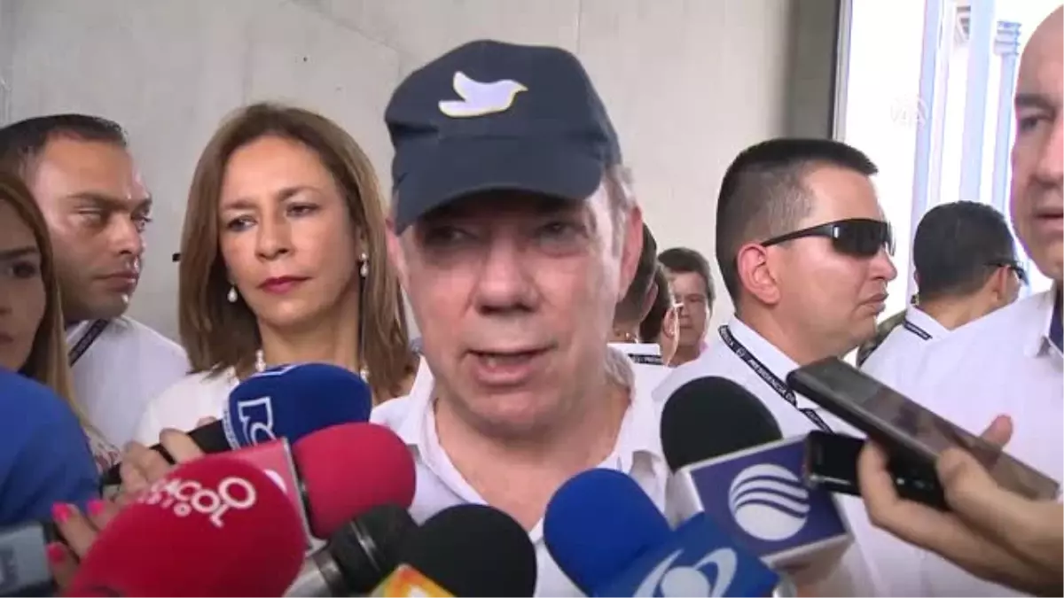 Venezuela\'da Kolombiya\'ya Ait İki Radyonun Yayını Durduruldu