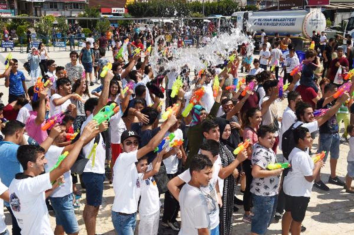 Adana\'da Sırılsıklam Festival