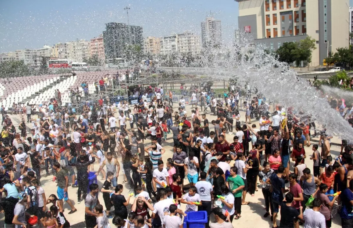 Adana\'da Sırılsıklam Festival