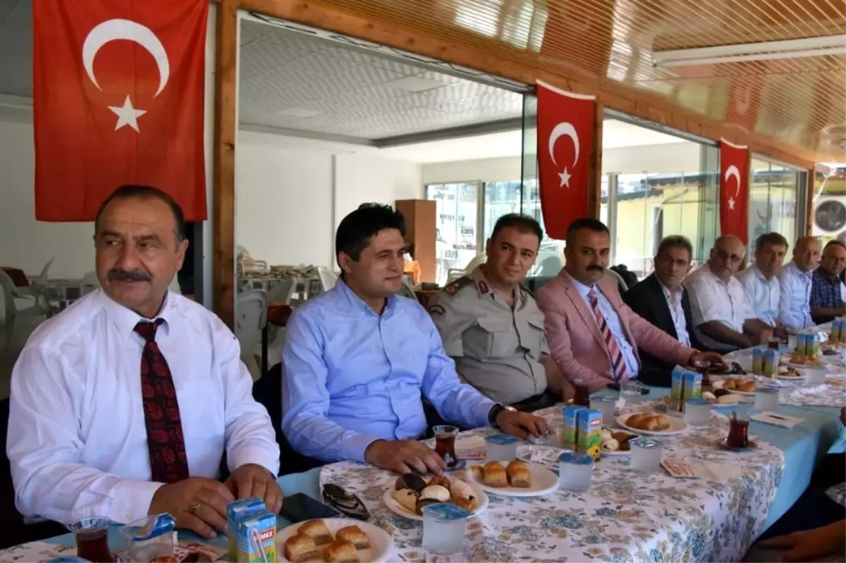 Aliağa Protokolü, Bayramın İlk Günü Bayramlaşacak