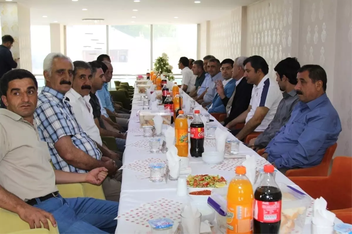 Başkan Vekili Öztürk, Belediye Personelinin Yemek Davetine Katıldı