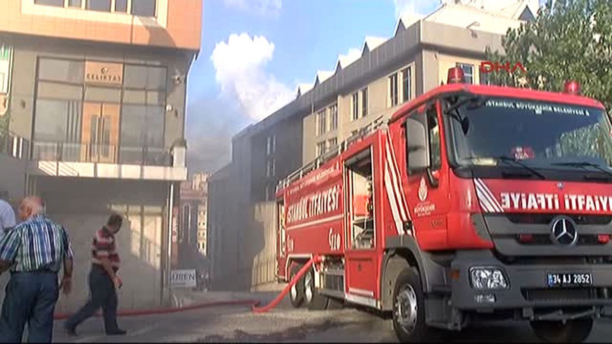 Dha İstanbul- Hediyelik Eşya Deposunda Yangın