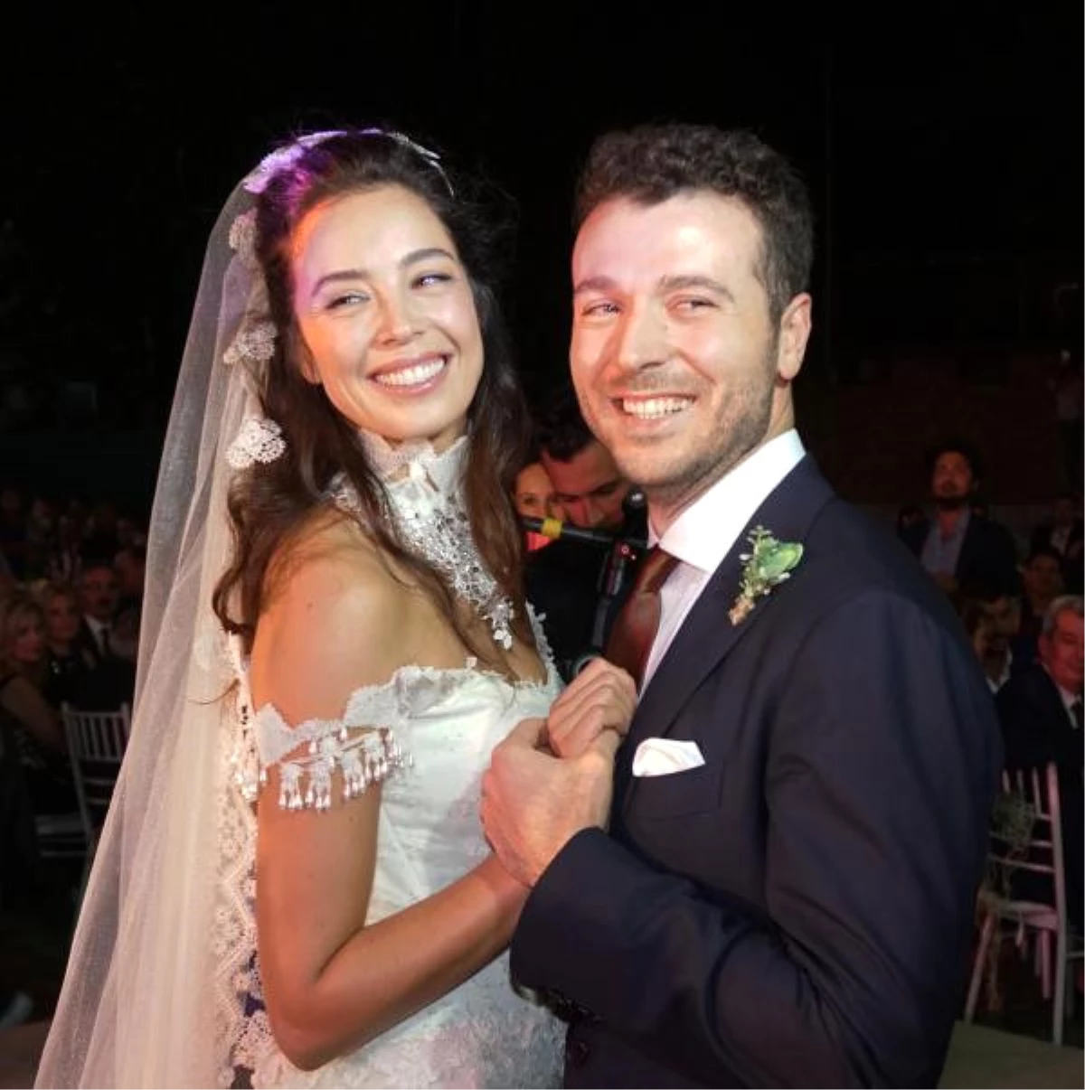 Dha Yurt - Azra Akın, Trakya Usulü Düğünle Dünyaevine Girdi