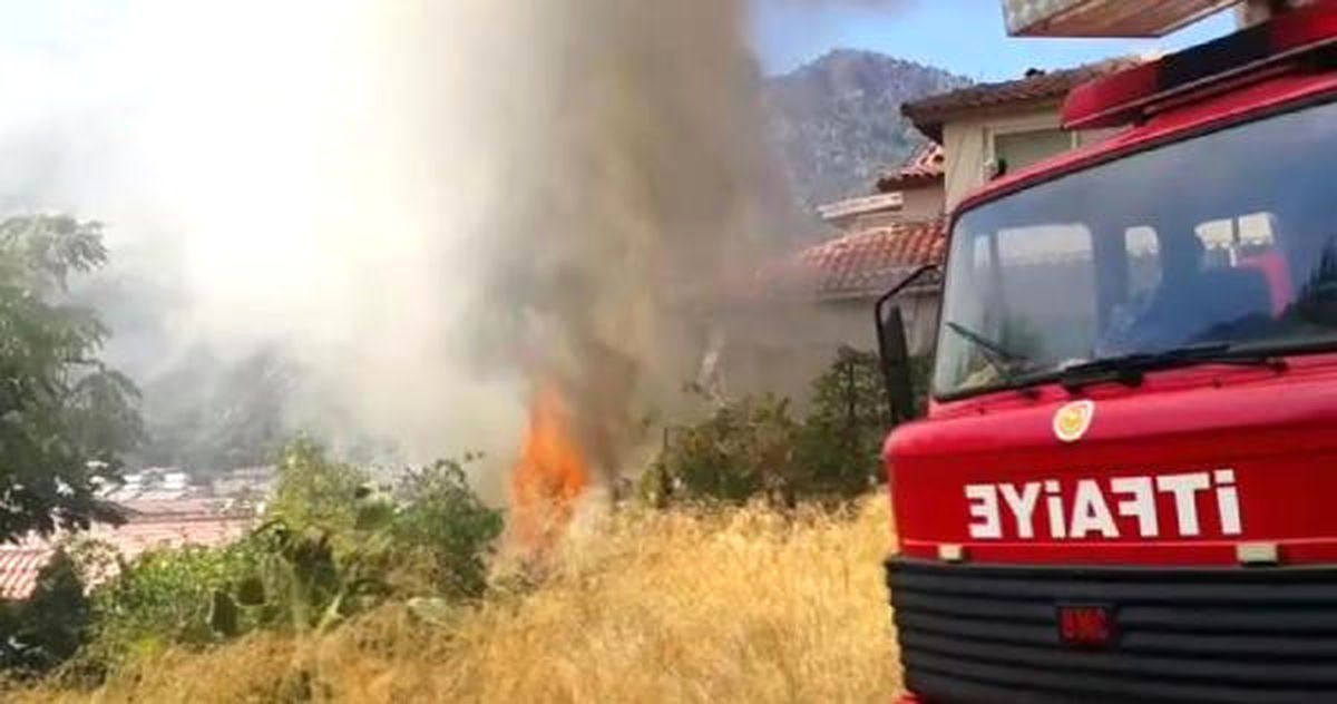 Evin Deposunda Yangın Çıktı, Ormana Sıçramadan Söndürüldü