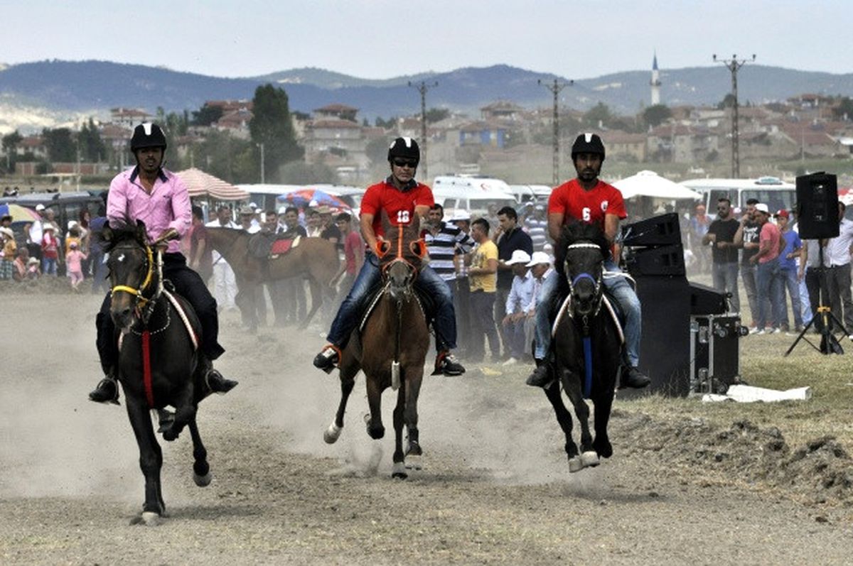 Frig Vadisi 3. Rahvan At Yarışları