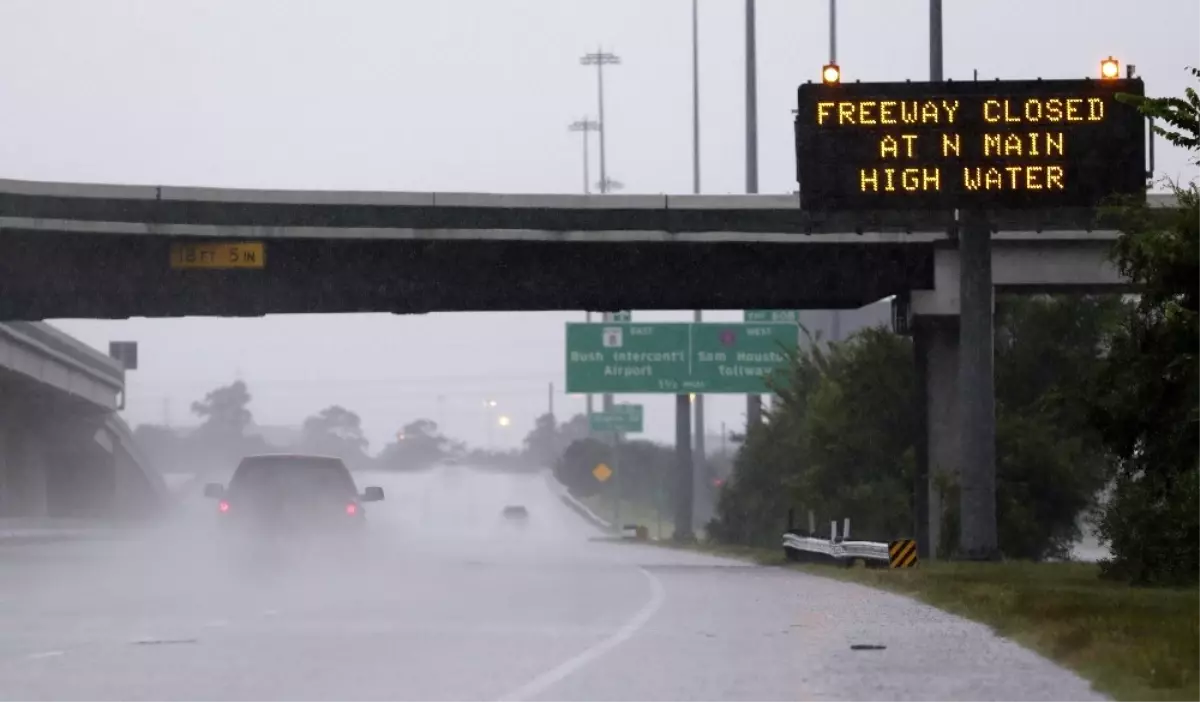 Houston Kenti Sular Altında Kaldı